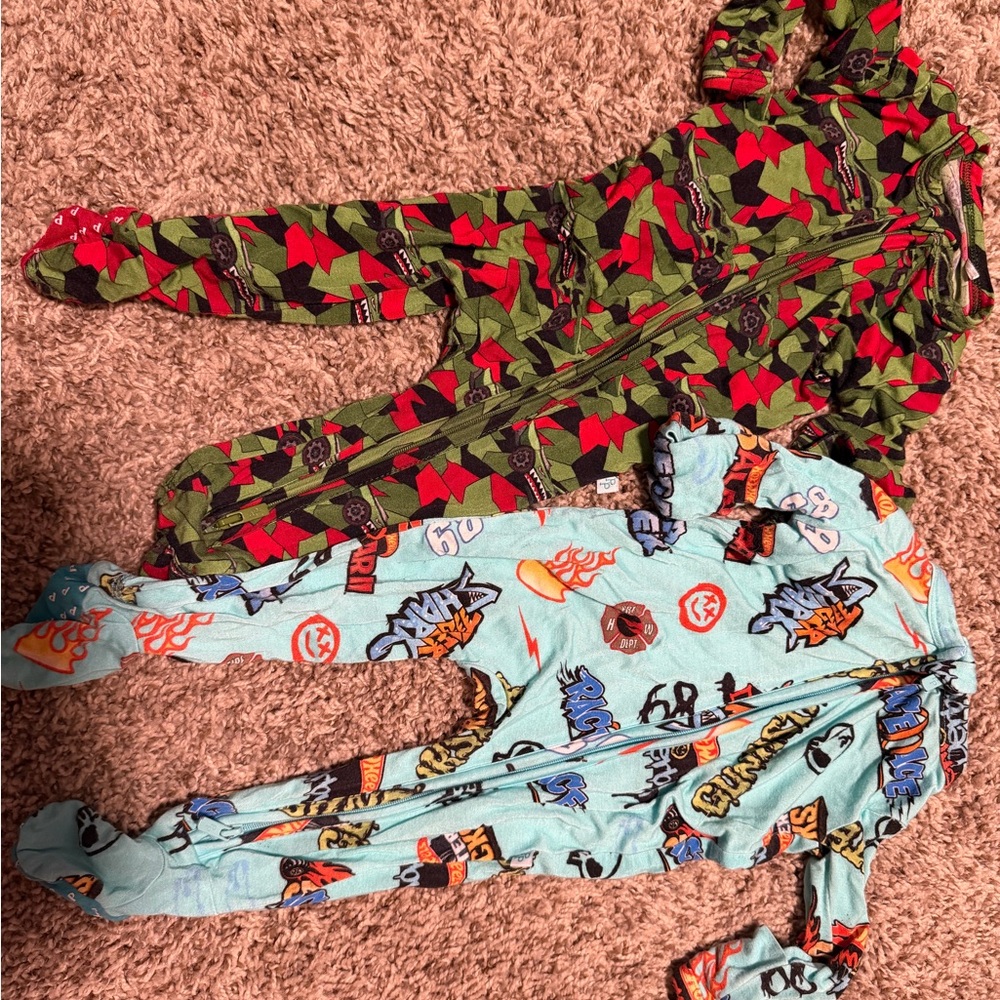 2- Zip Footie Pajamas - 0/3 Red/Green Camo & nb - Light Blue Graphic